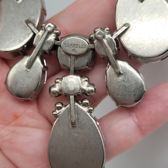 Sorrelli White and Blue Opal Swarovski Crystal Bib Cluster Necklace Silver Tone - Picture 6 of 6